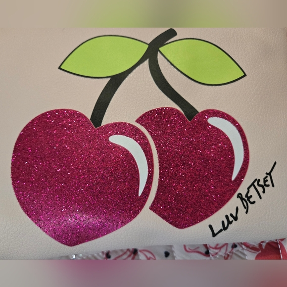 Betsey Johnson Quilted Pink Bow Cherry Weekender - Picture 12 of 12